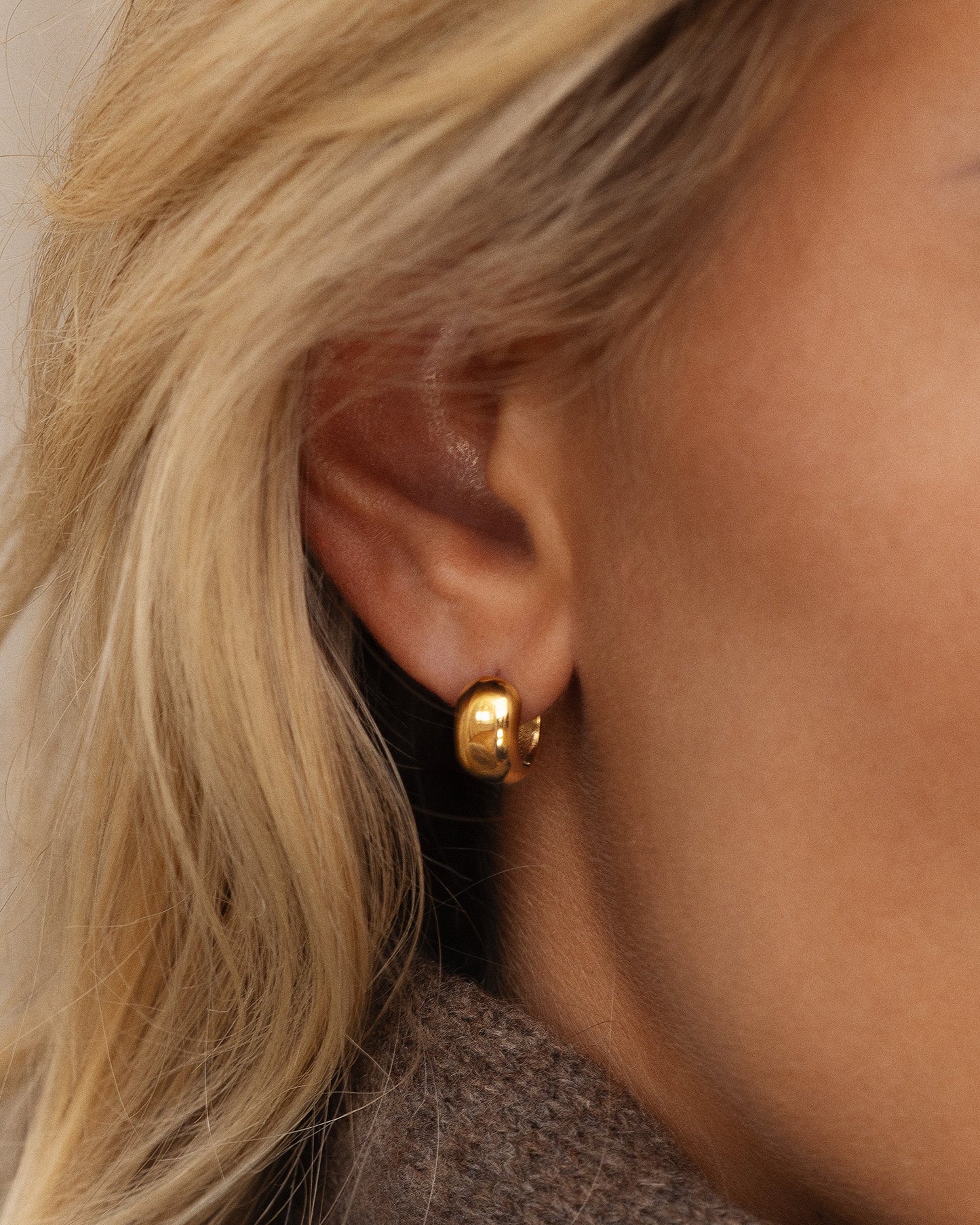 Brave Small Hoops
