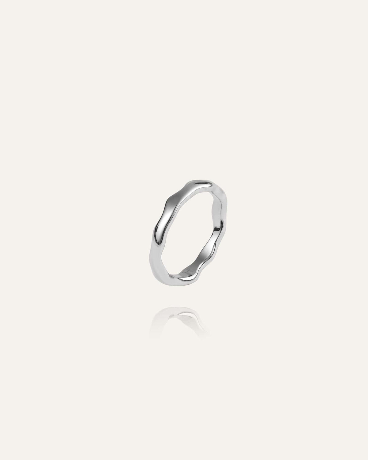 Wavy Petite Ring